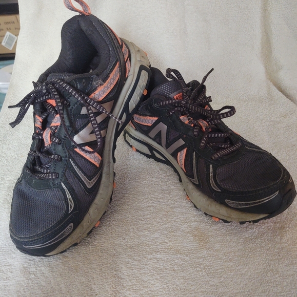 New Balance All Terrain women's sneakers size 7.5 - Picture 11 of 11